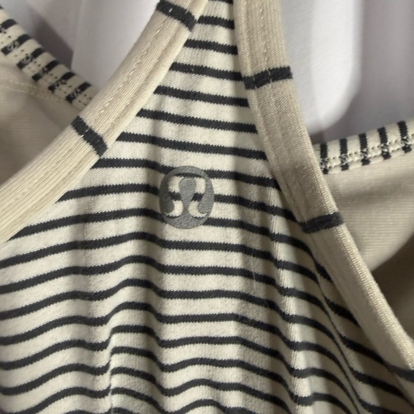 Lululemon Striped Grey and White Women's Top - Picture 3 of 3